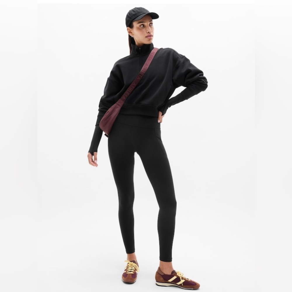 NWT Athleta Salutation Stash Black Tight Size M/P